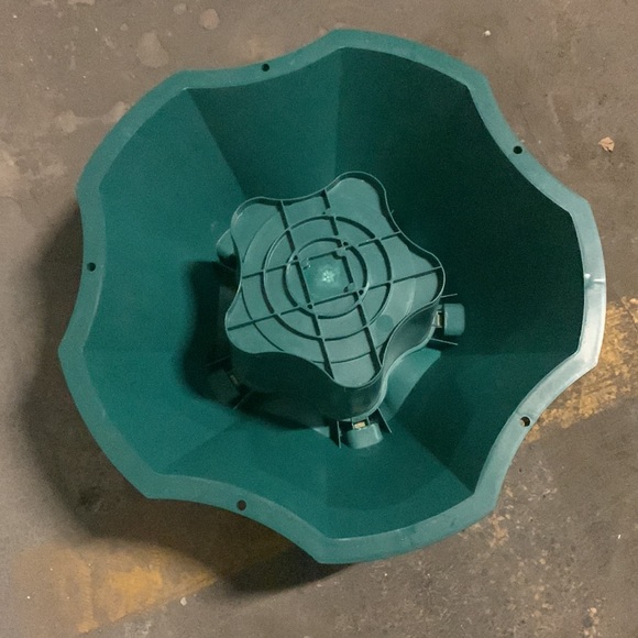 Christmas tree stand - green plastic - Picture 4 of 6